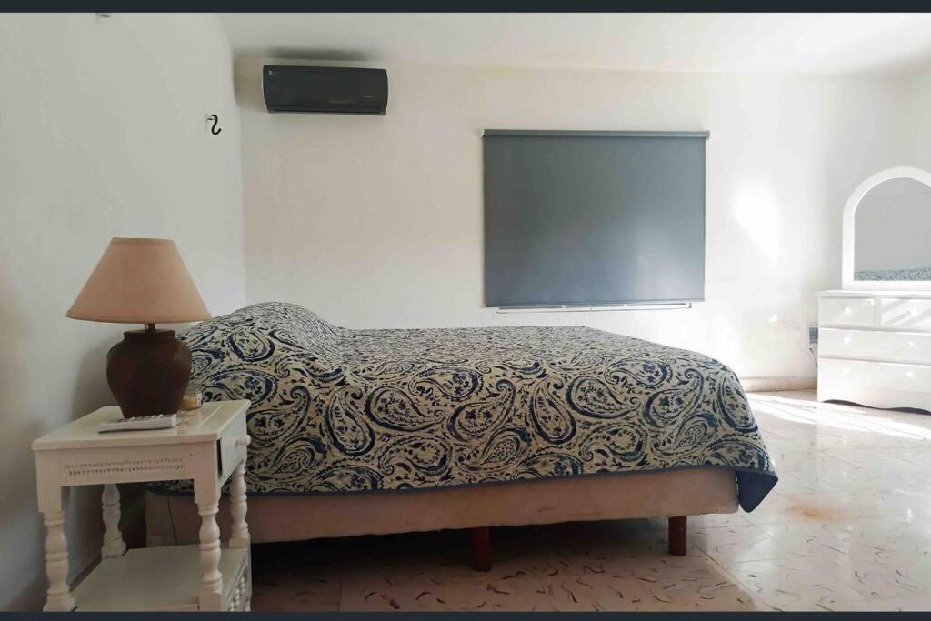 Willa La Casa Amarilla Frente Al Mar Chelem Zewnętrze zdjęcie