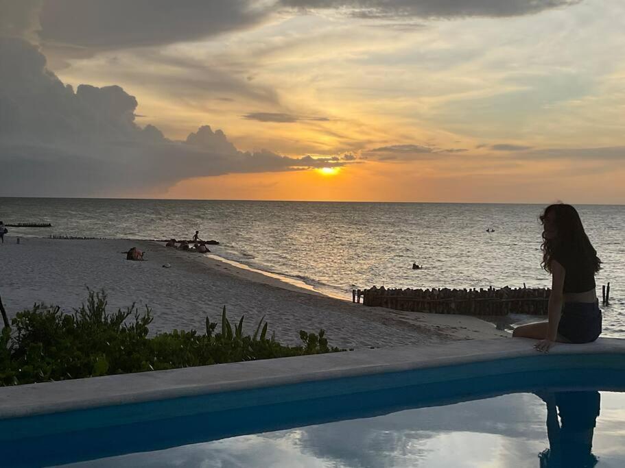 Willa La Casa Amarilla Frente Al Mar Chelem Zewnętrze zdjęcie
