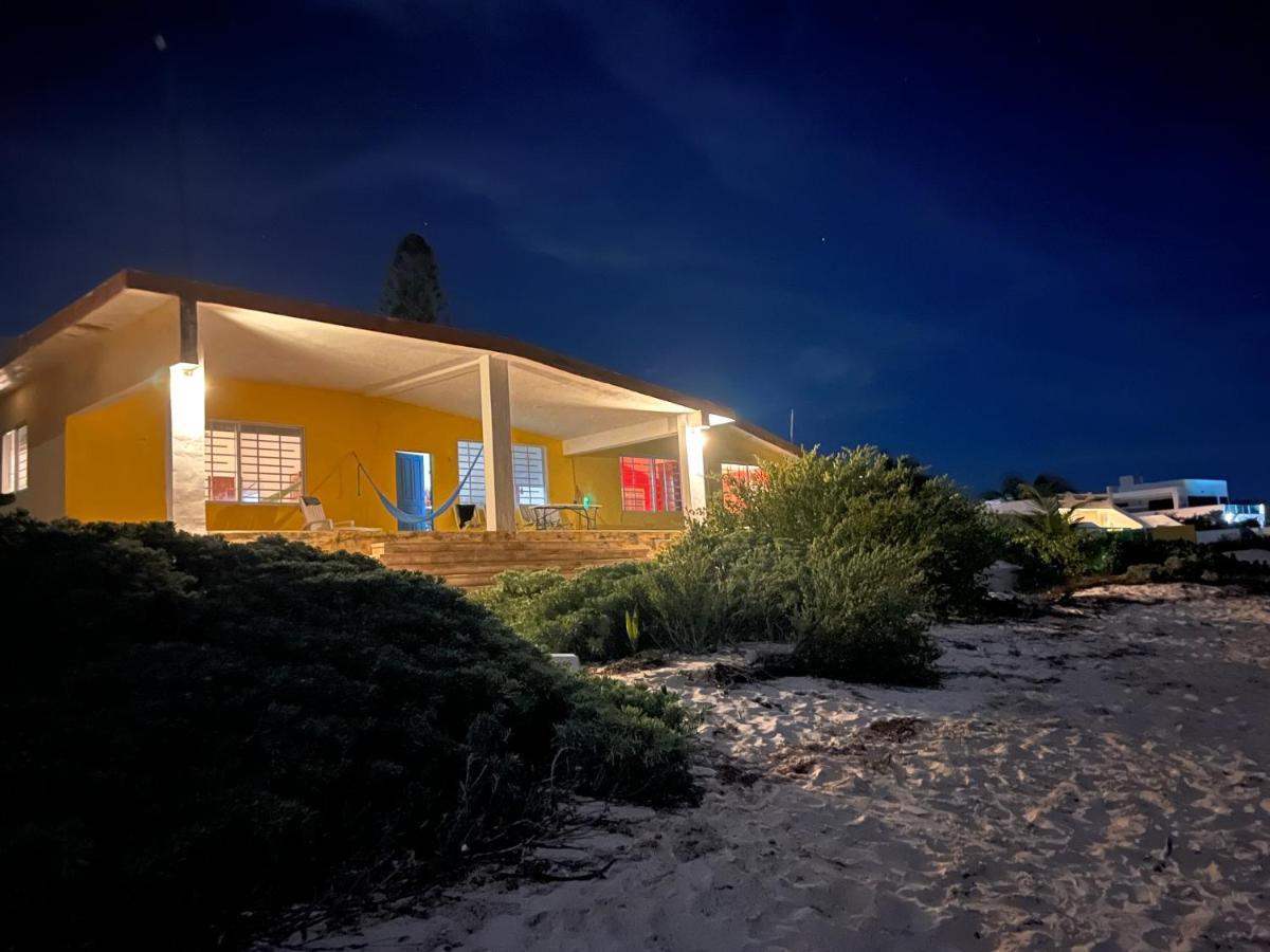 Willa La Casa Amarilla Frente Al Mar Chelem Zewnętrze zdjęcie